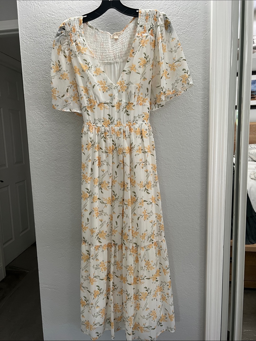 Shop Stevie Floral Yellow and Ivory V-Neck Midi Dress Large NWOT
